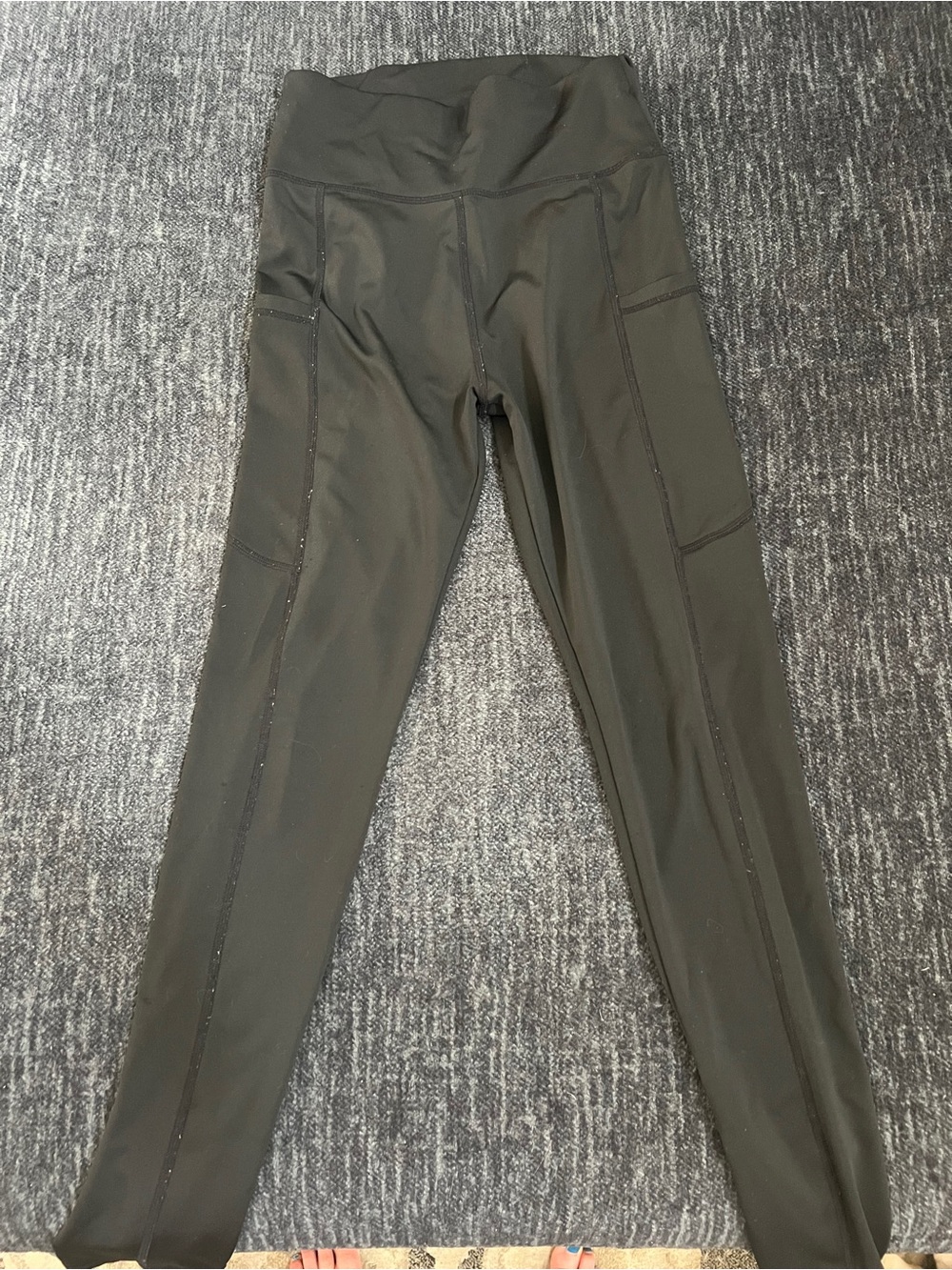 High-Waist Black Active Leggings with Side Pockets